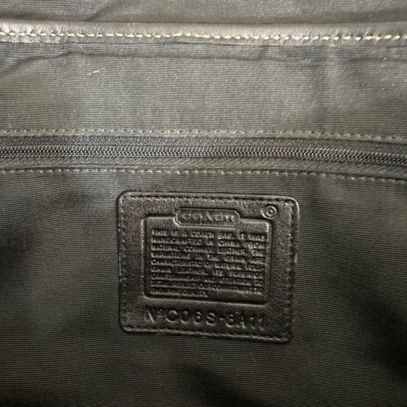 COACH vintage Y2K 8A11 Soho Hamptons Flap Leather Satchel in Black - Picture 11 of 12